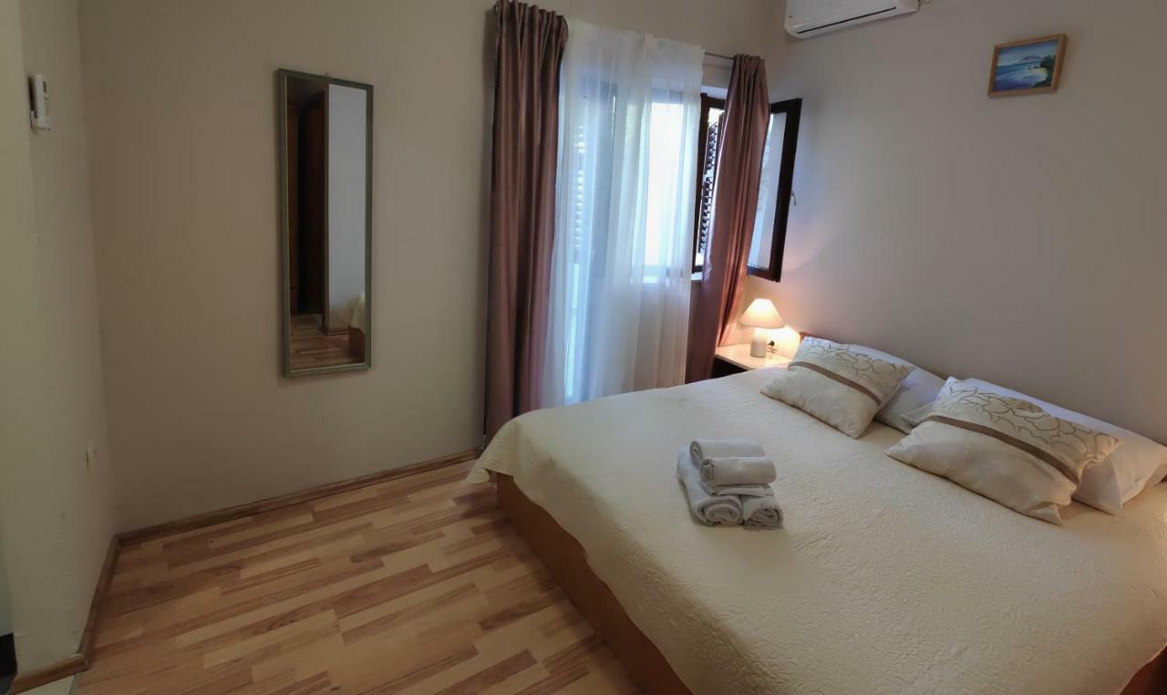 Apartments Niko Omiš Exterior foto